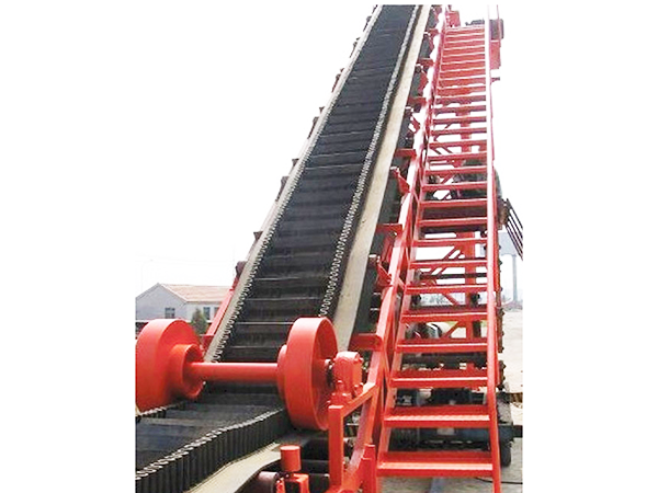 大傾角皮帶輸（shū）送機